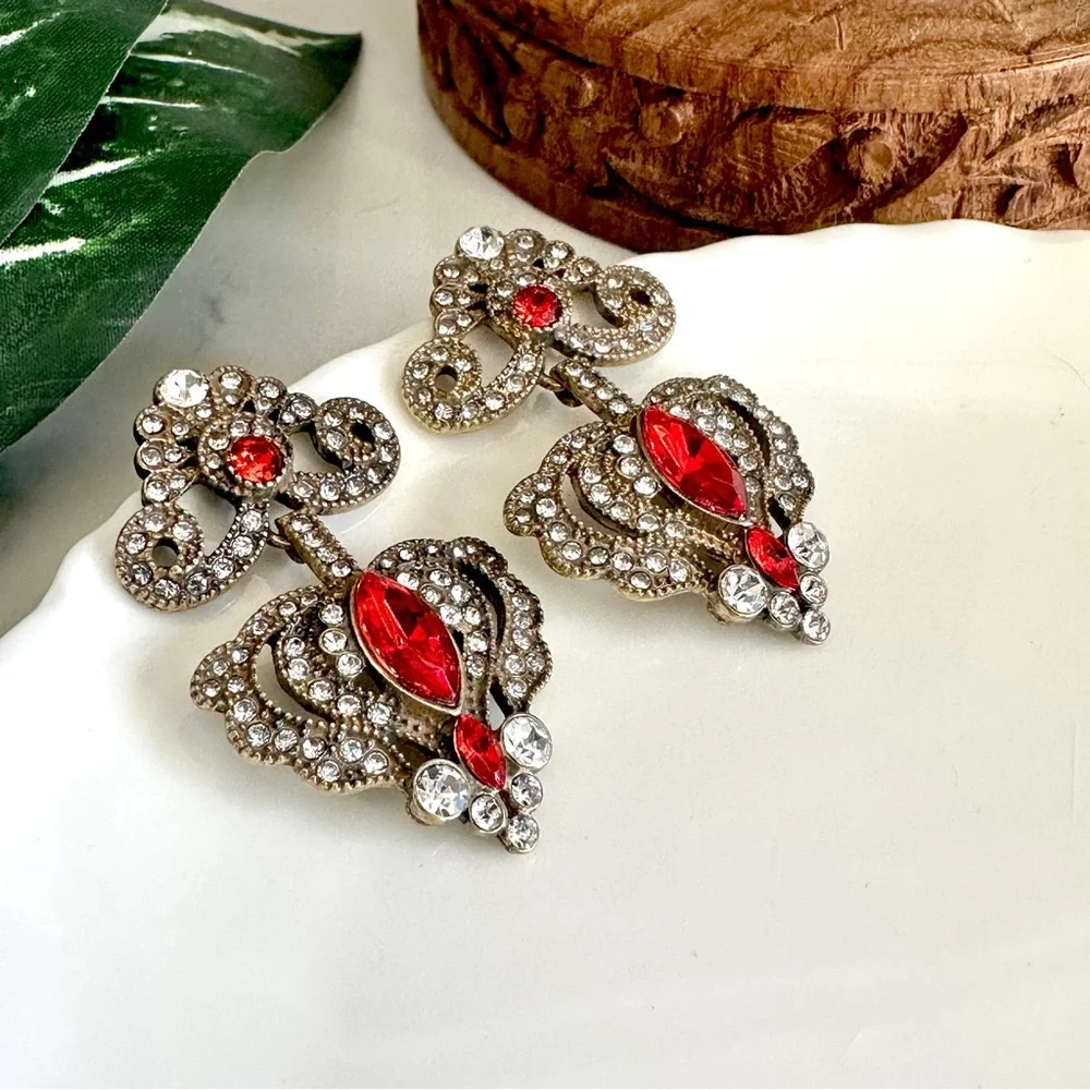 Regal Red Stone Gold Tone Earrings Baroque Regency Rhinestone Vtg Style NEW